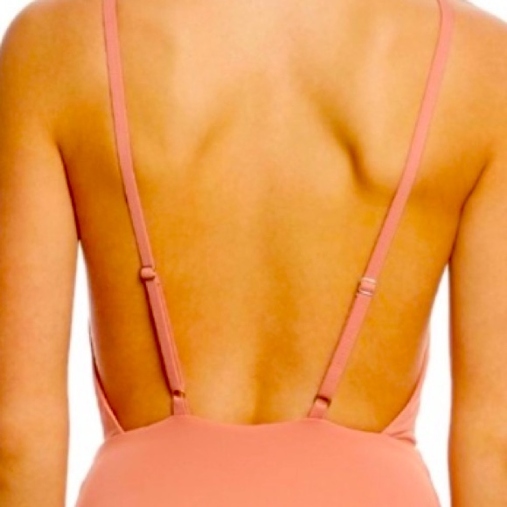 TAVIK DREW PLUNGING V NECKLINE ONE PIECE SWIMSUIT IN ROSE DAWN SIZE SMALL - Picture 9 of 16